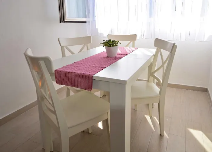 Apartment Maria Omis